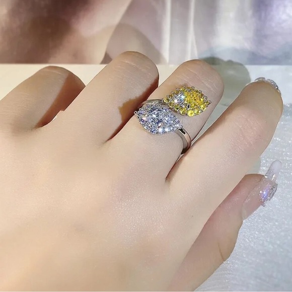 925 Silver Yellow Diamond Twist Ring - Picture 3 of 4